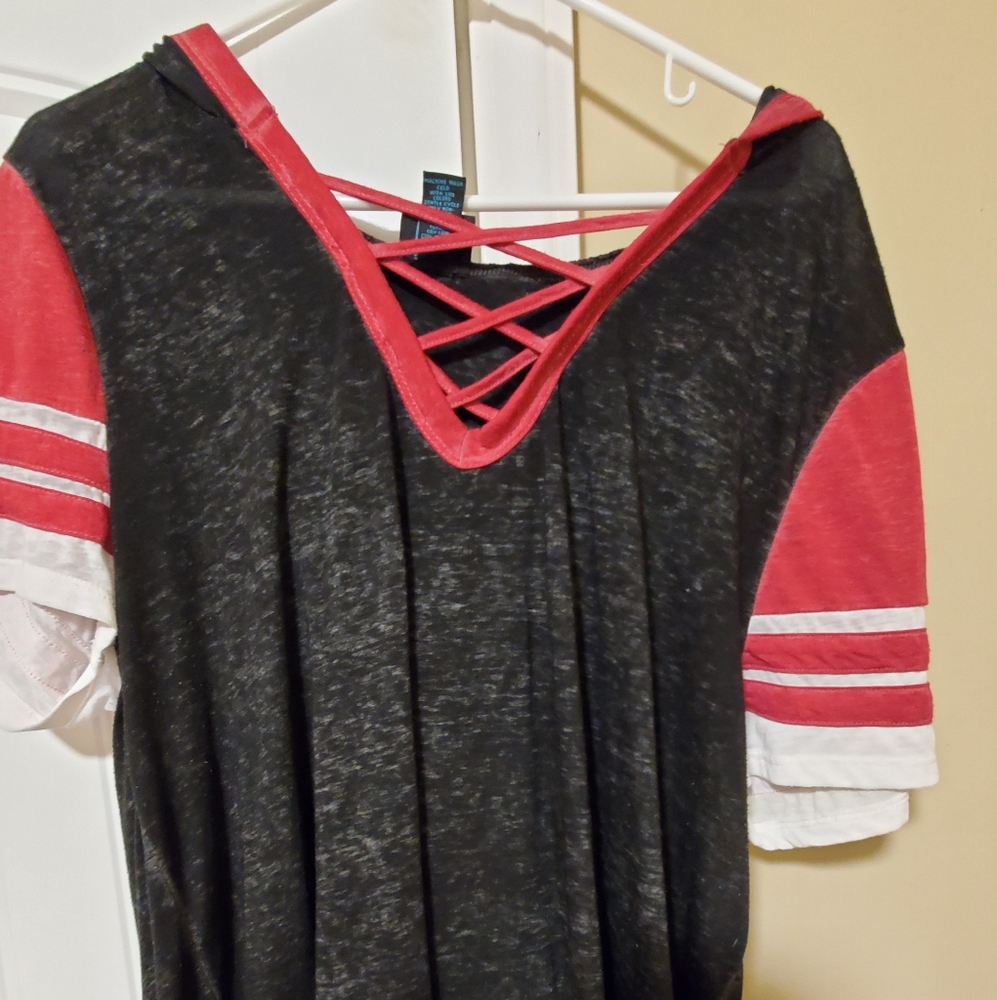 Plus Size Rue 21 hooded shirt. Very Cute!!!